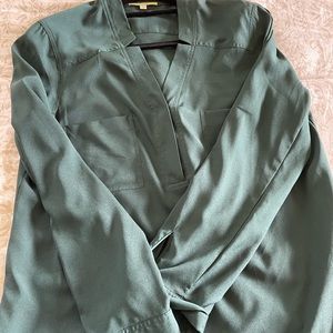 Women’s shirt size L - tunic style 100% polyester